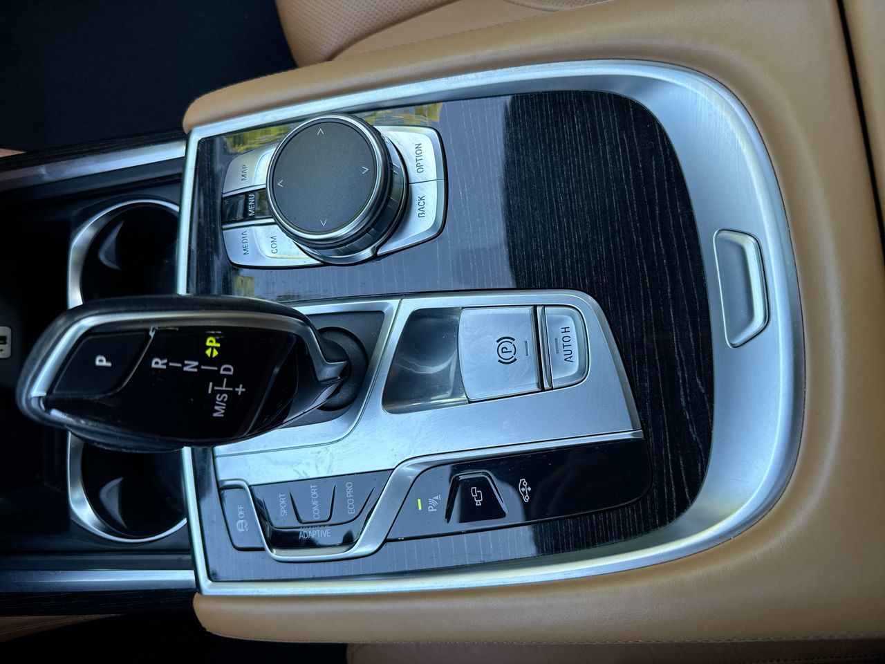 2016 BMW 750i