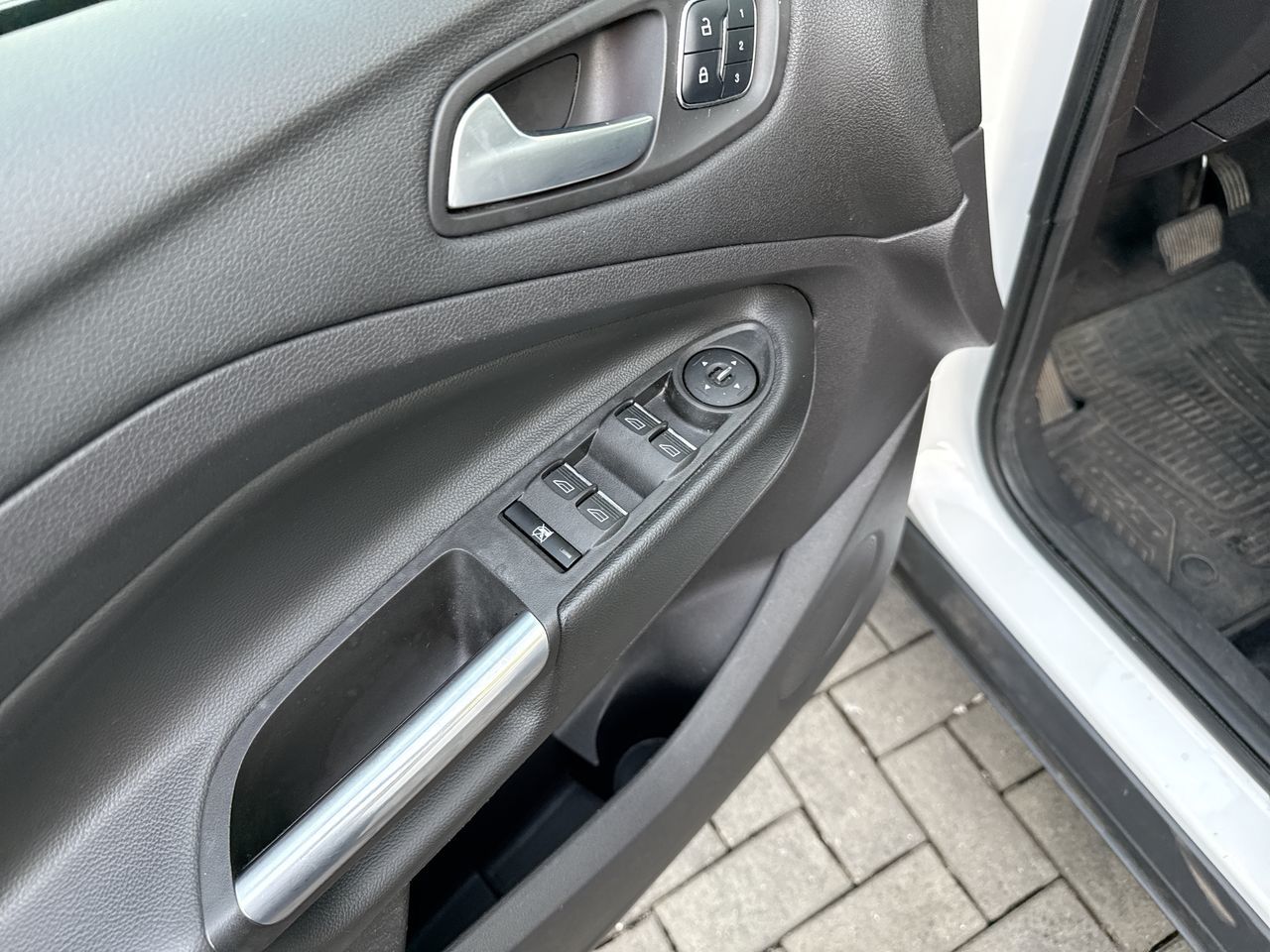 2015  Escape