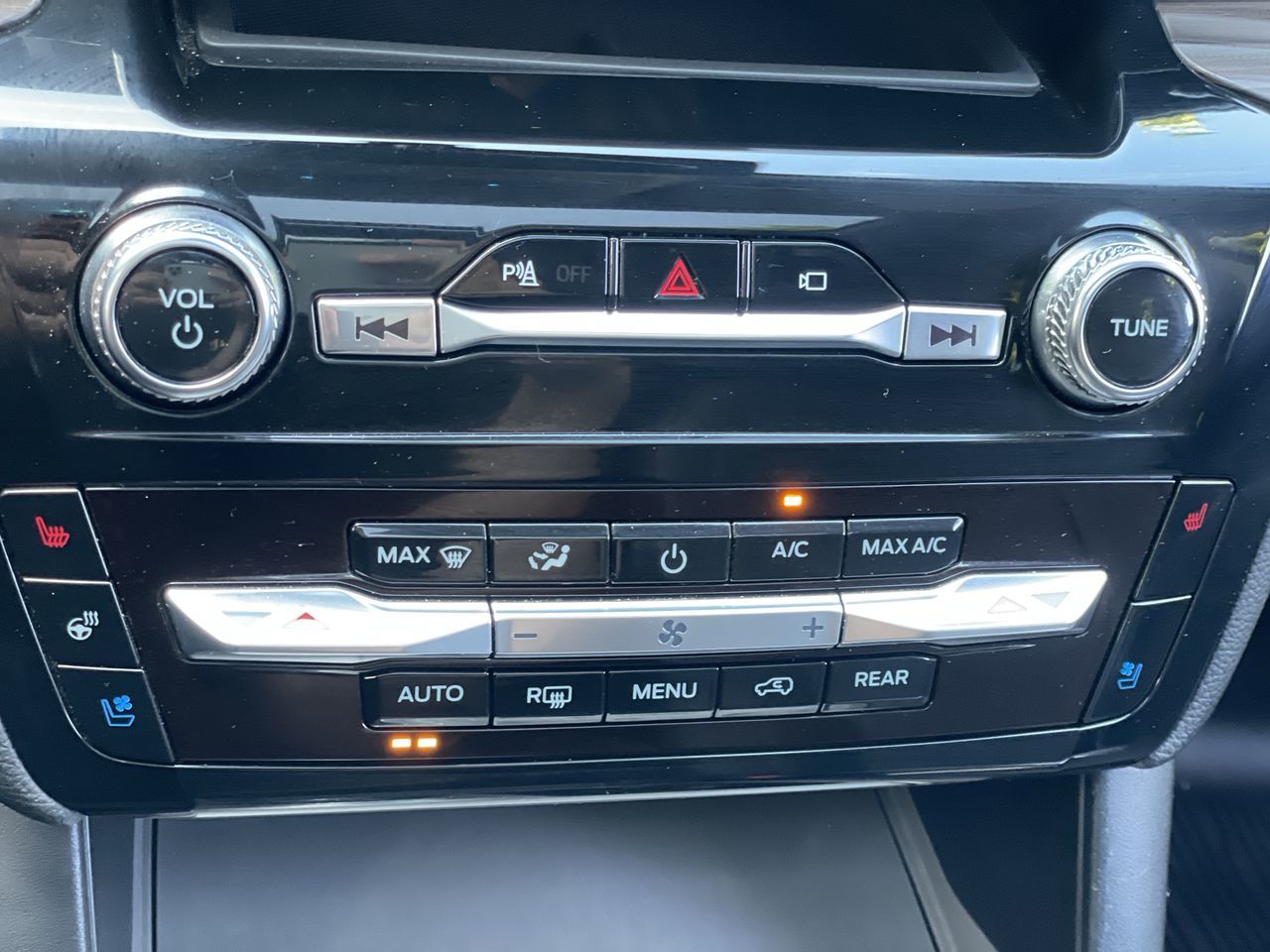 2023 Ford Explorer in North Vancouver, British Columbia