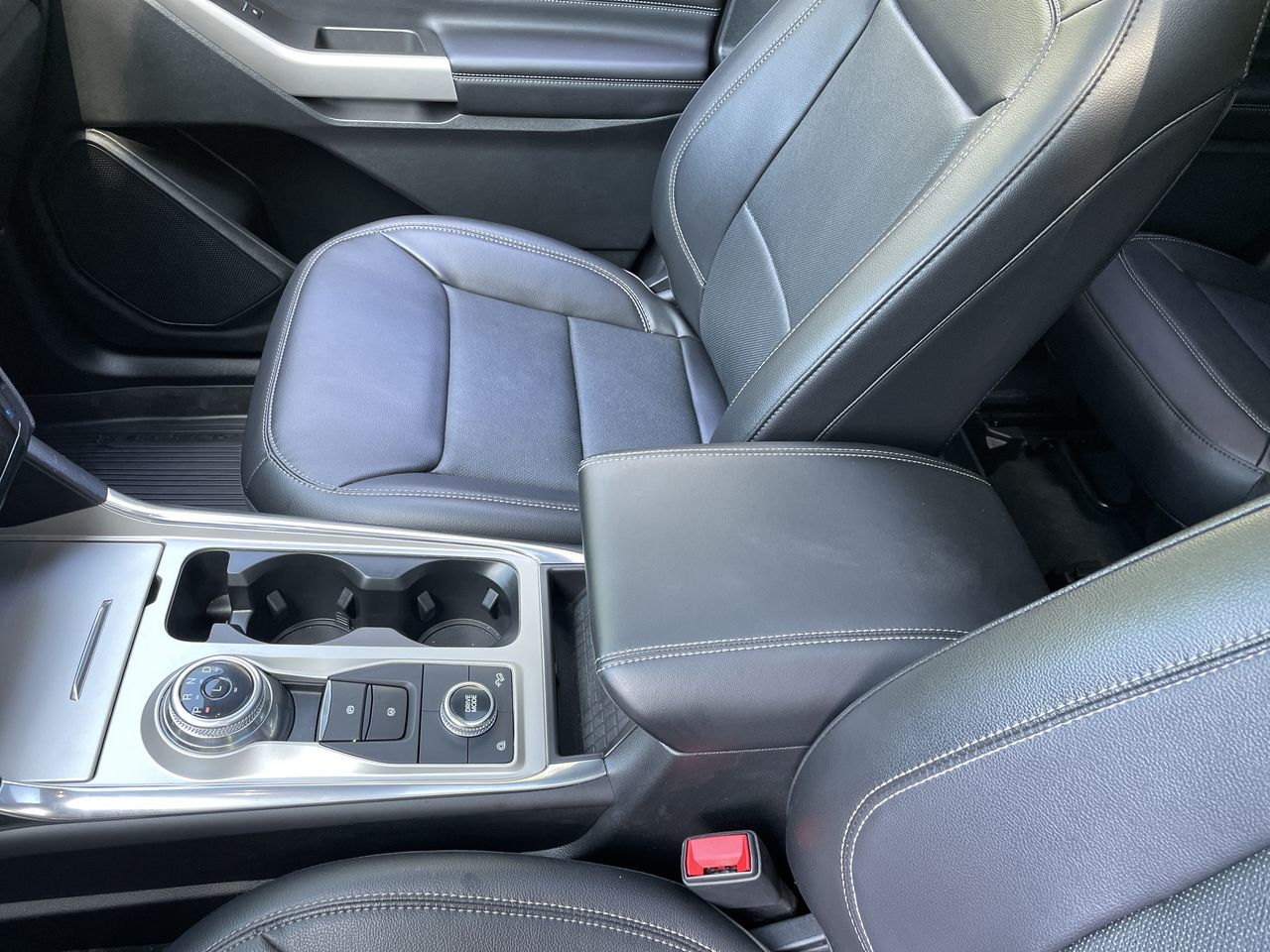 2023 Ford Explorer in North Vancouver, British Columbia