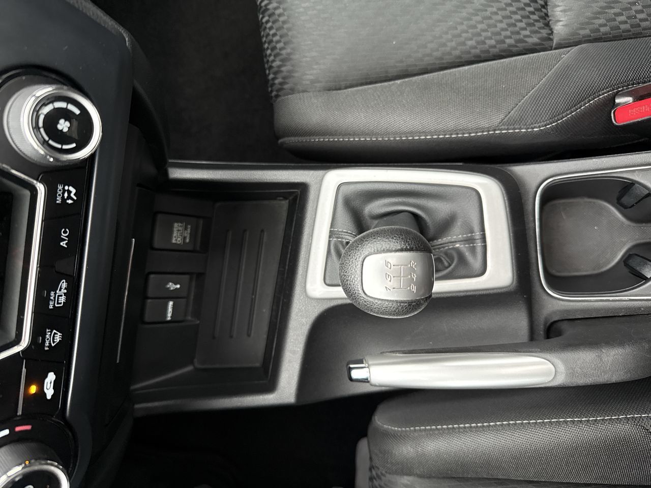 Honda Civic  2014 à North Vancouver, Colombie-Britannique