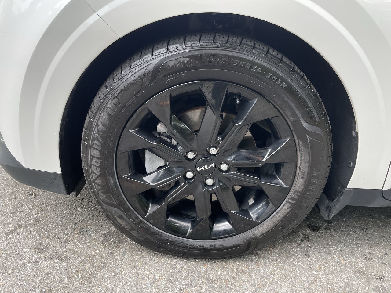 2024 Kia Carnival in North Vancouver, British Columbia