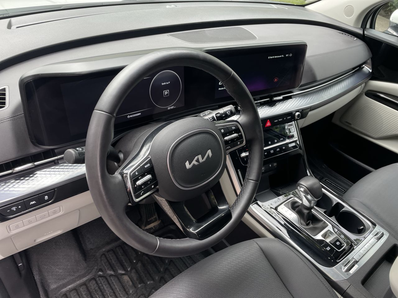 2024 Kia Carnival in North Vancouver, British Columbia