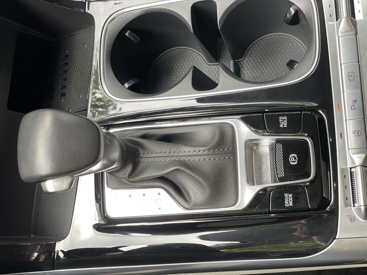 2024 Kia Carnival in North Vancouver, British Columbia