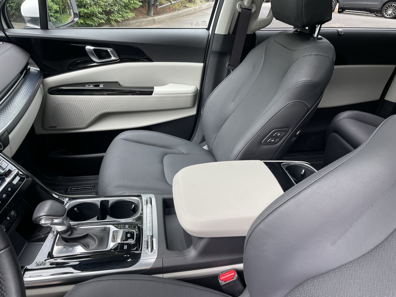 2024 Kia Carnival in North Vancouver, British Columbia