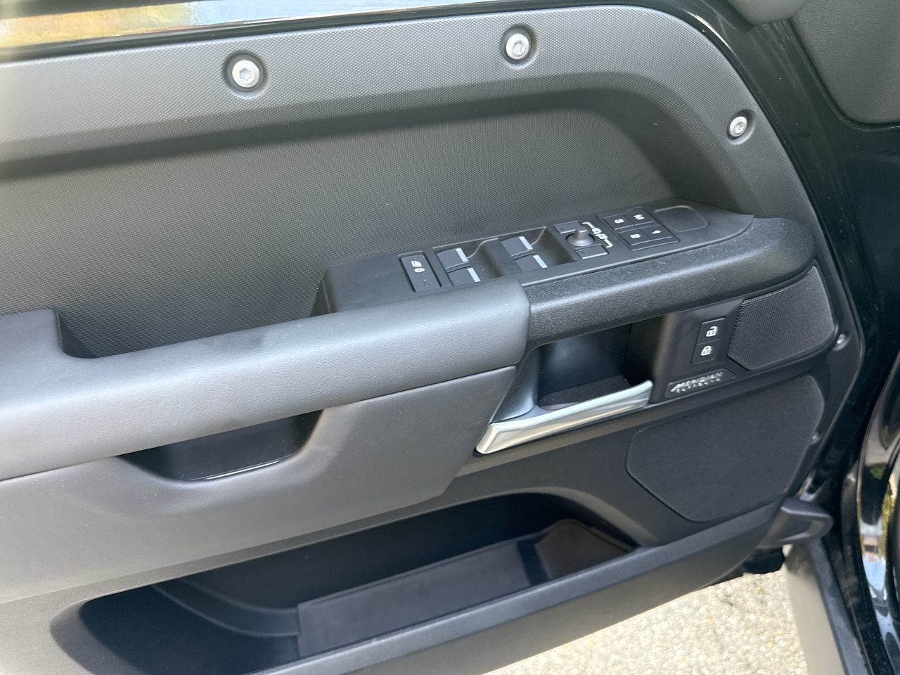 2025 Land Rover Defender