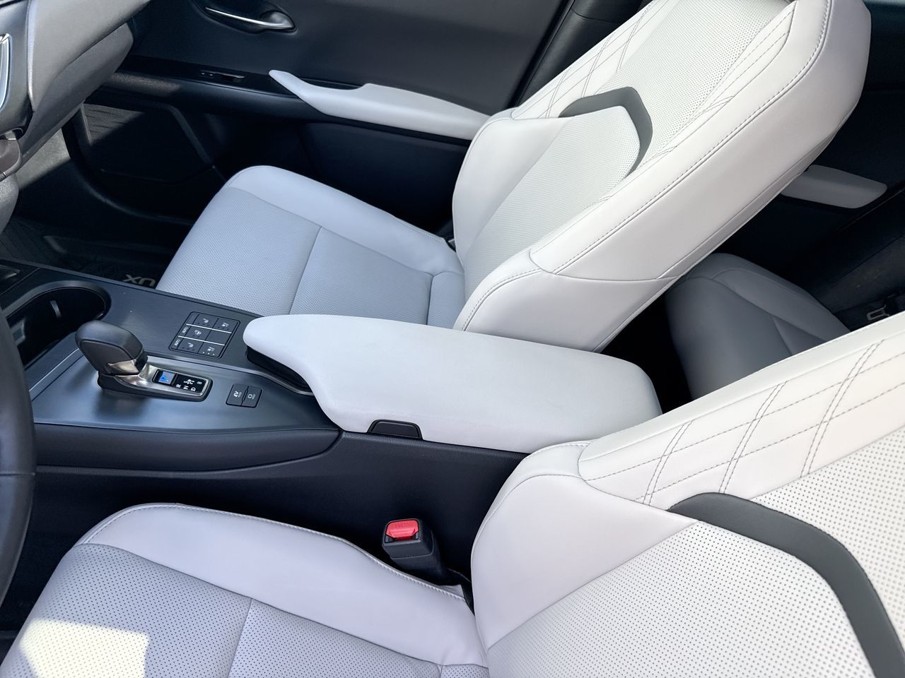 2025 Lexus UXh