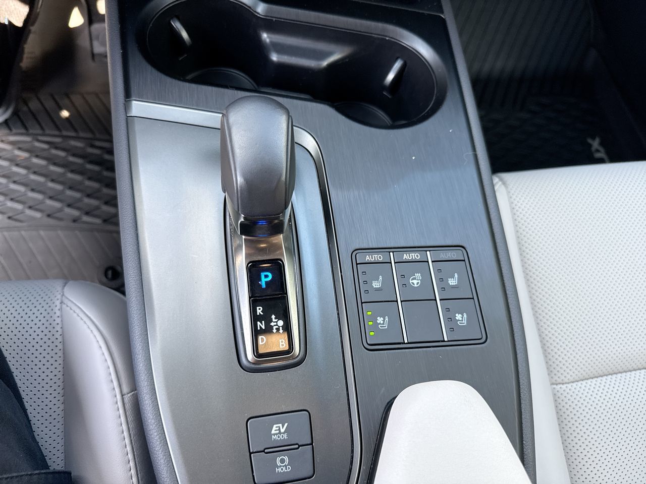 2025 Lexus UXh