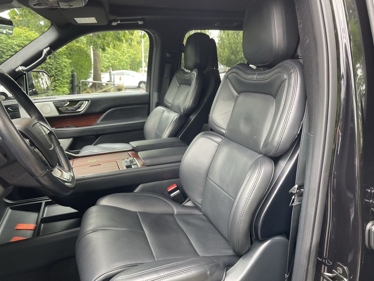 2024 Lincoln Navigator L in North Vancouver, British Columbia
