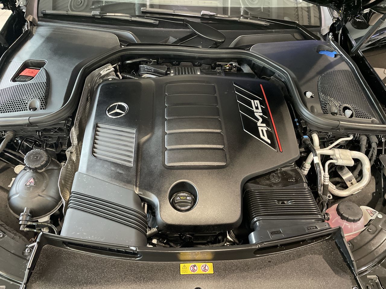 Mercedes-Benz AMG GT 4 Door  2025 à North Vancouver, Colombie-Britannique