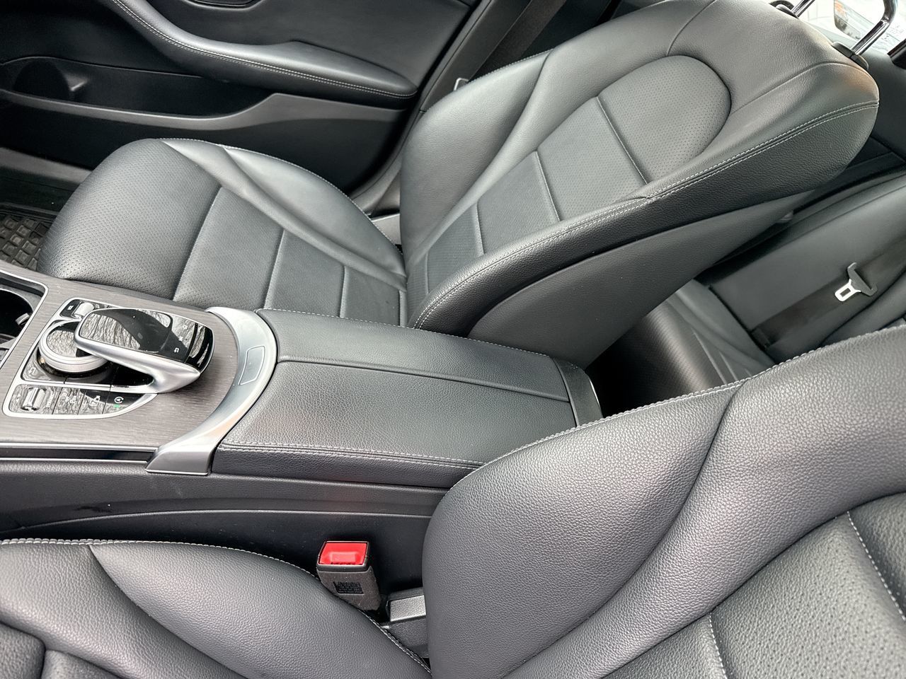 Mercedes-Benz C300  2021 à North Vancouver, Colombie-Britannique