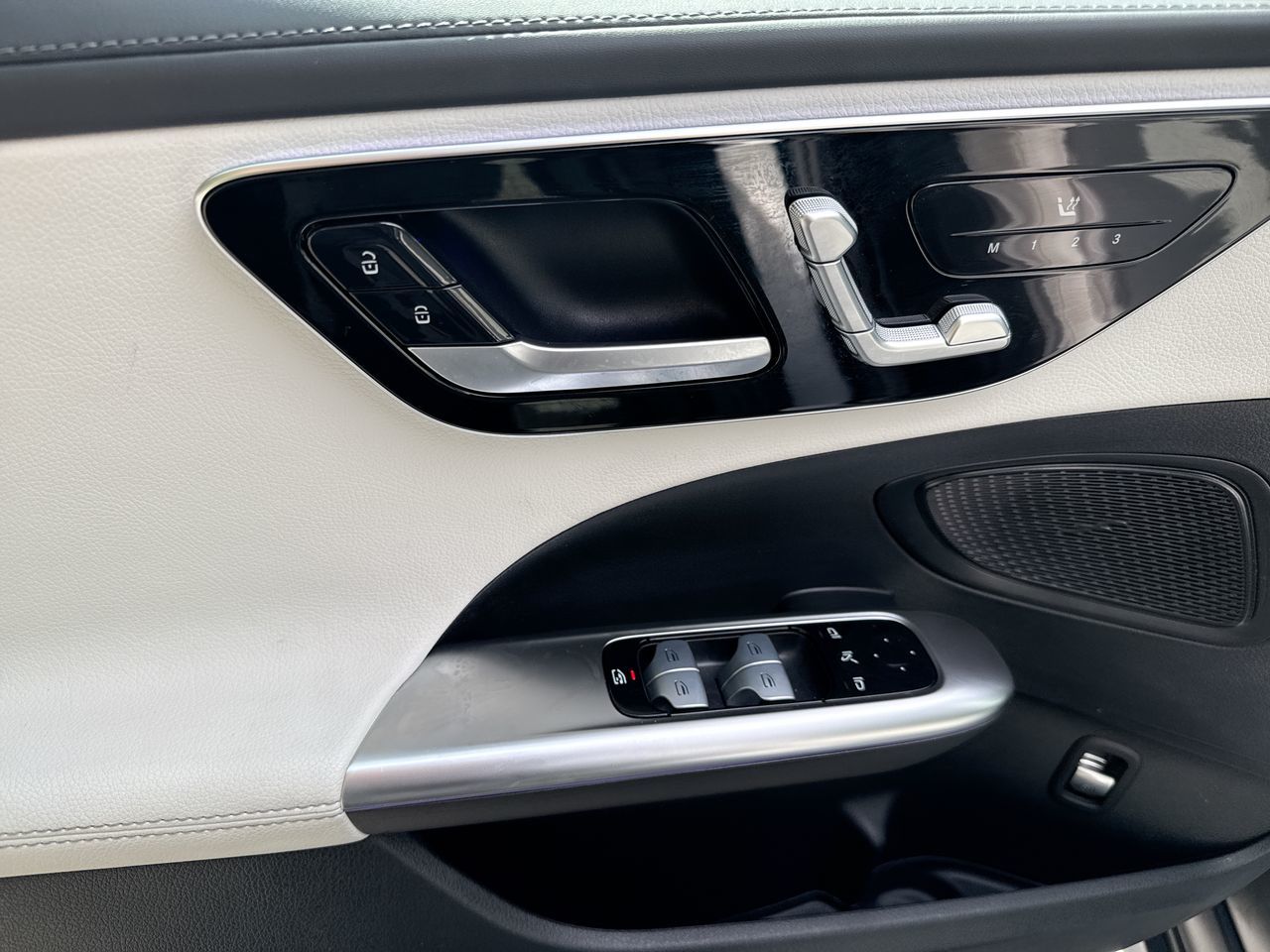 2022  C300