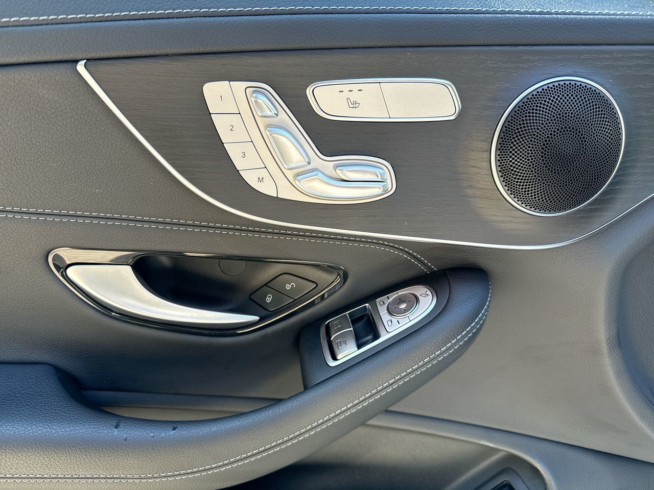 2023 Mercedes-Benz C300