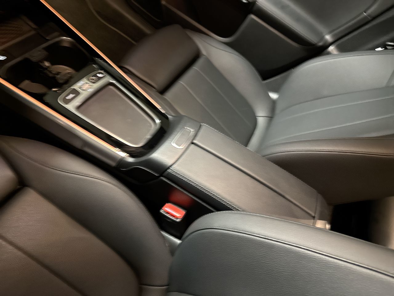 Mercedes-Benz EQB  2025 à North Vancouver, Colombie-Britannique