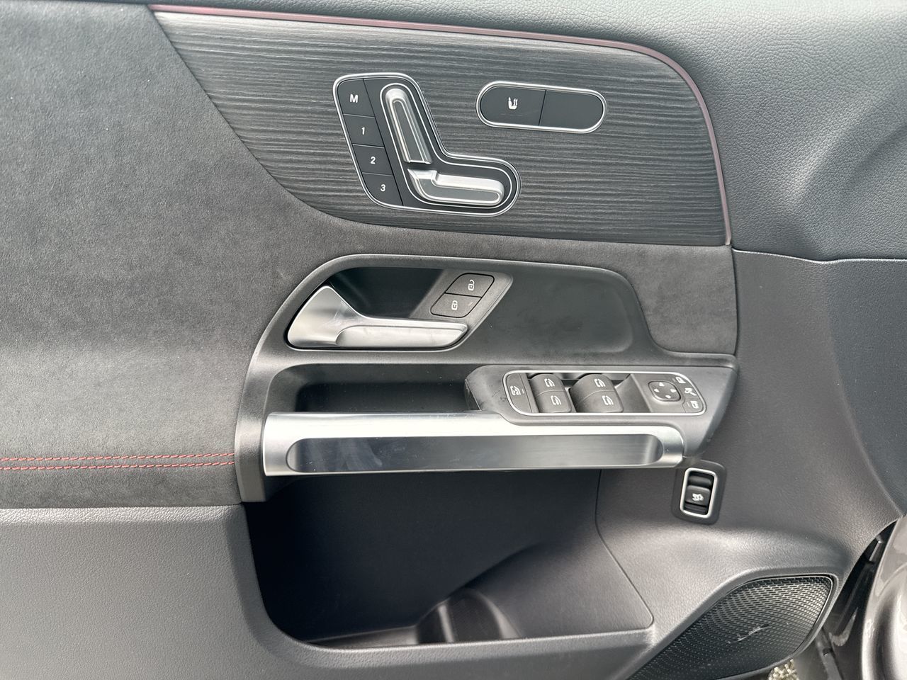 2025 Mercedes-Benz EQB in North Vancouver, British Columbia