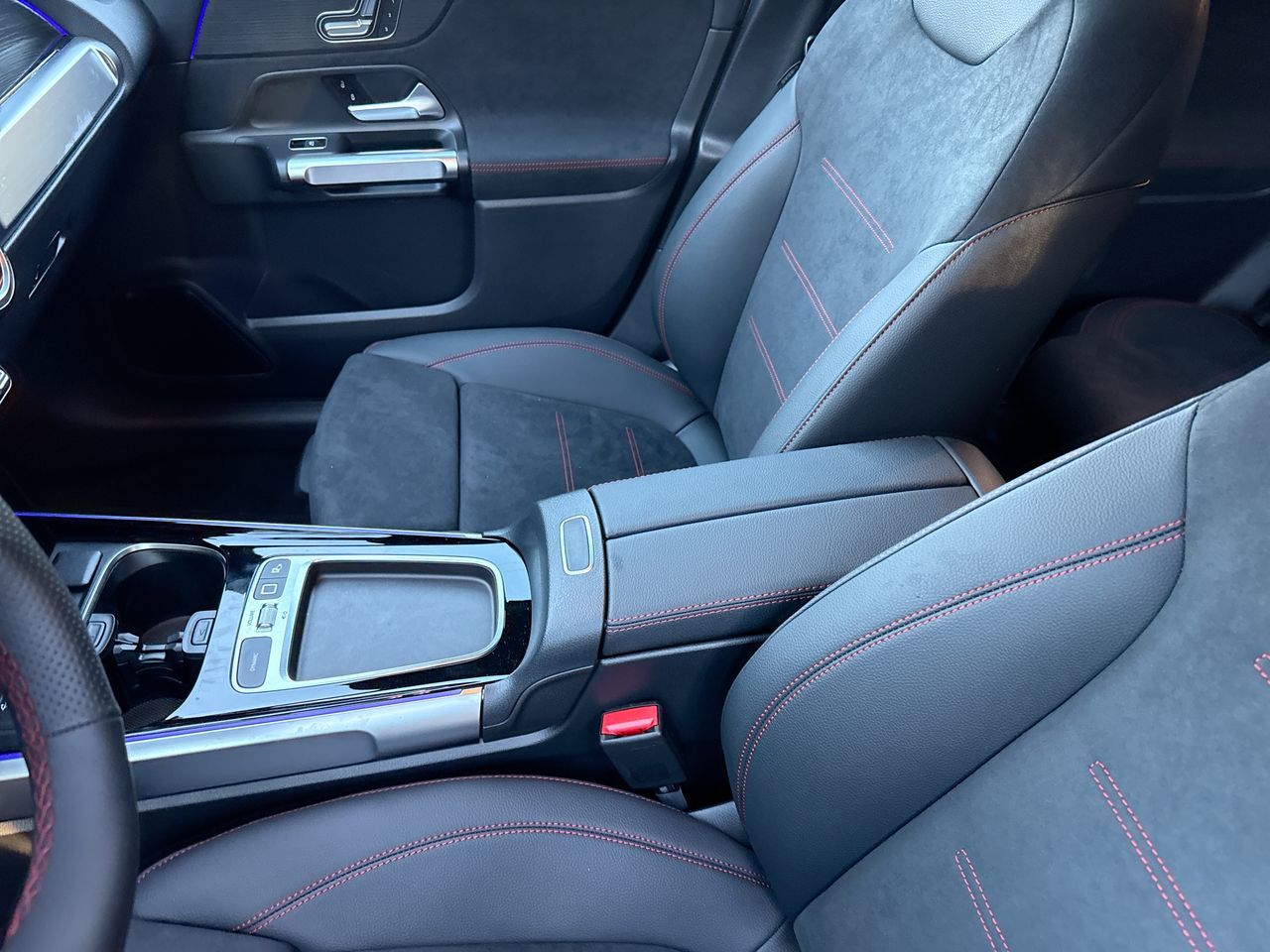 Mercedes-Benz EQB  2025 à North Vancouver, Colombie-Britannique