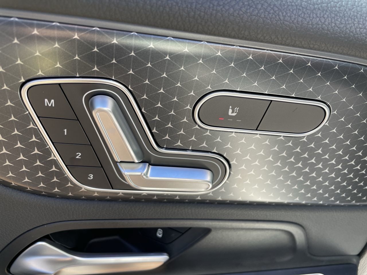 2025 Mercedes-Benz EQB in North Vancouver, British Columbia