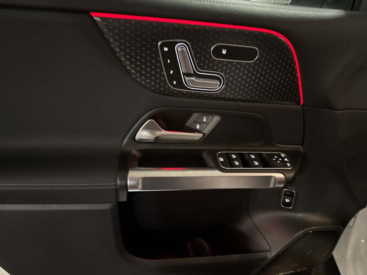 Mercedes-Benz EQB  2025 à North Vancouver, Colombie-Britannique