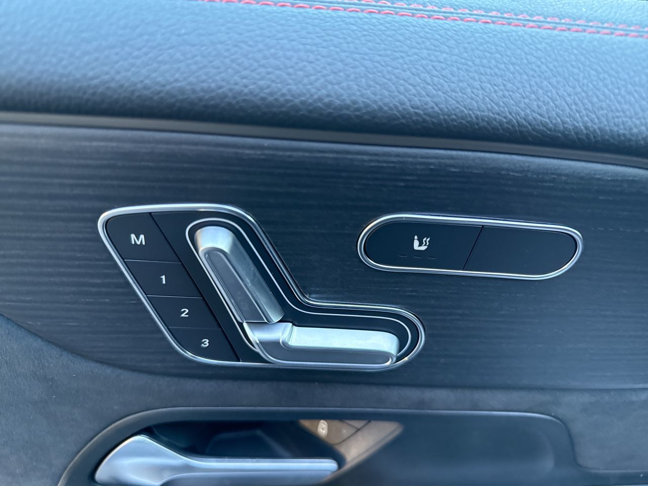 Mercedes-Benz EQB  2025 à North Vancouver, Colombie-Britannique