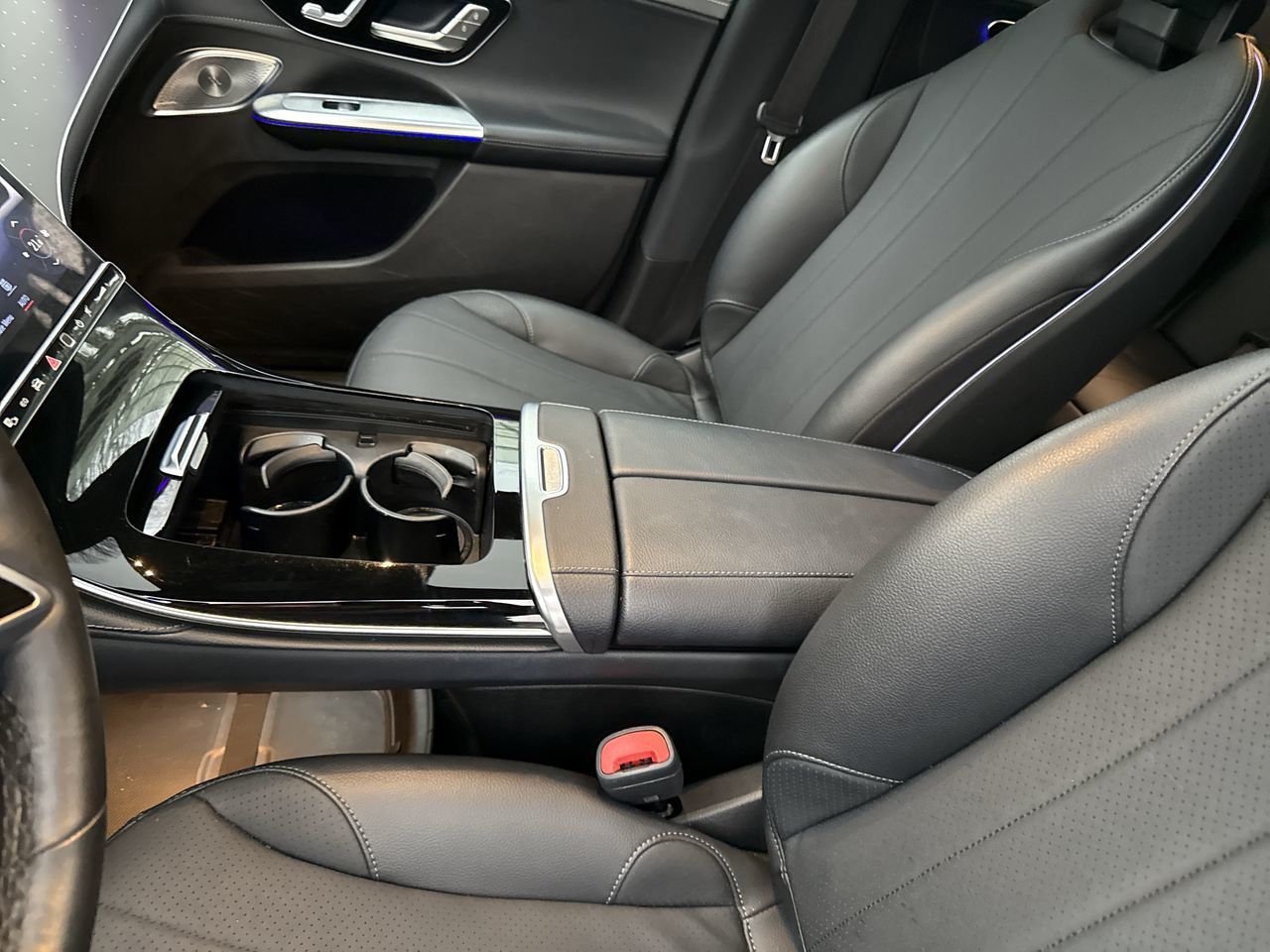 Mercedes-Benz EQE350  2023 à North Vancouver, Colombie-Britannique