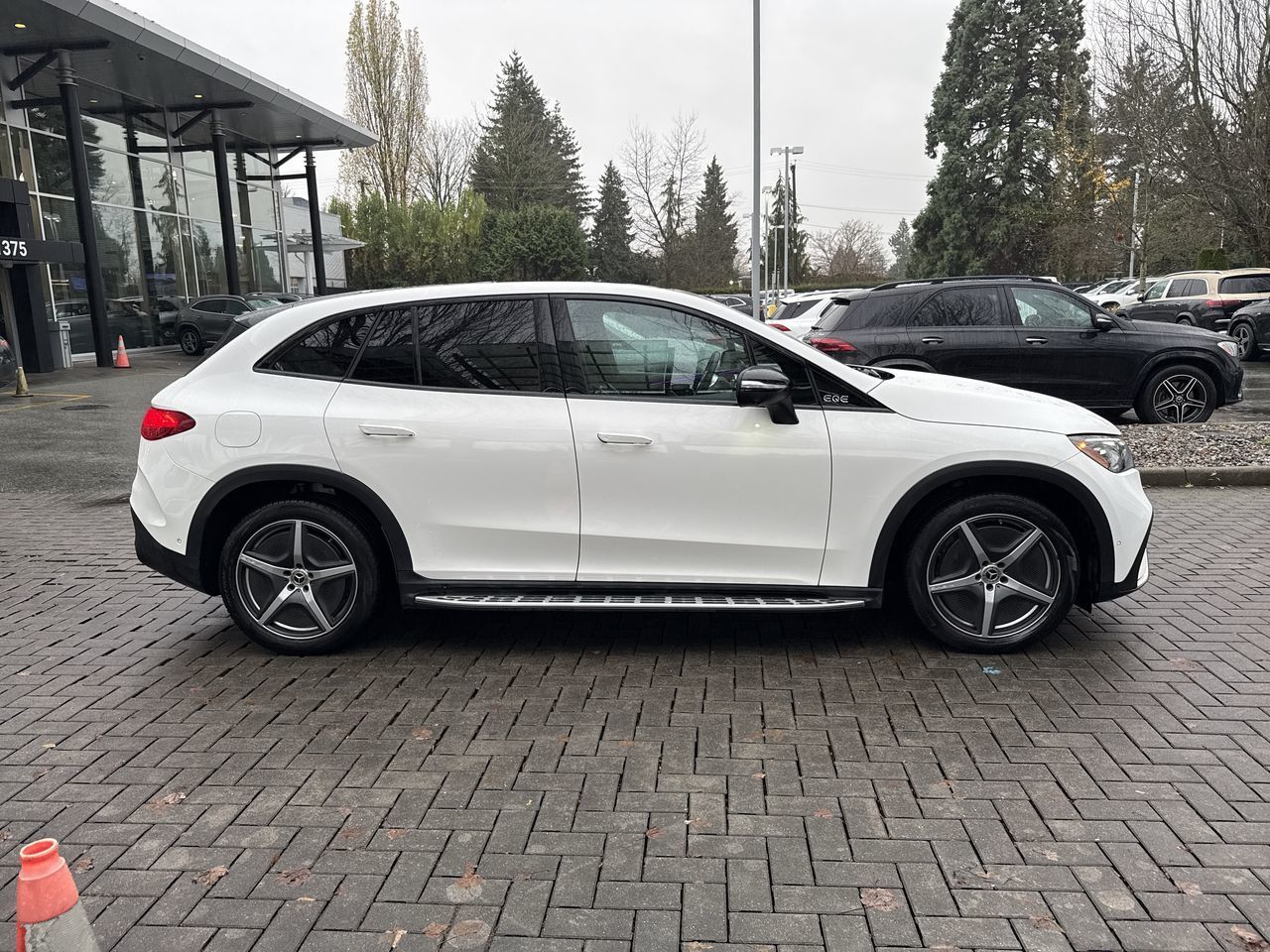 Mercedes-Benz EQE350  2023 à North Vancouver, Colombie-Britannique