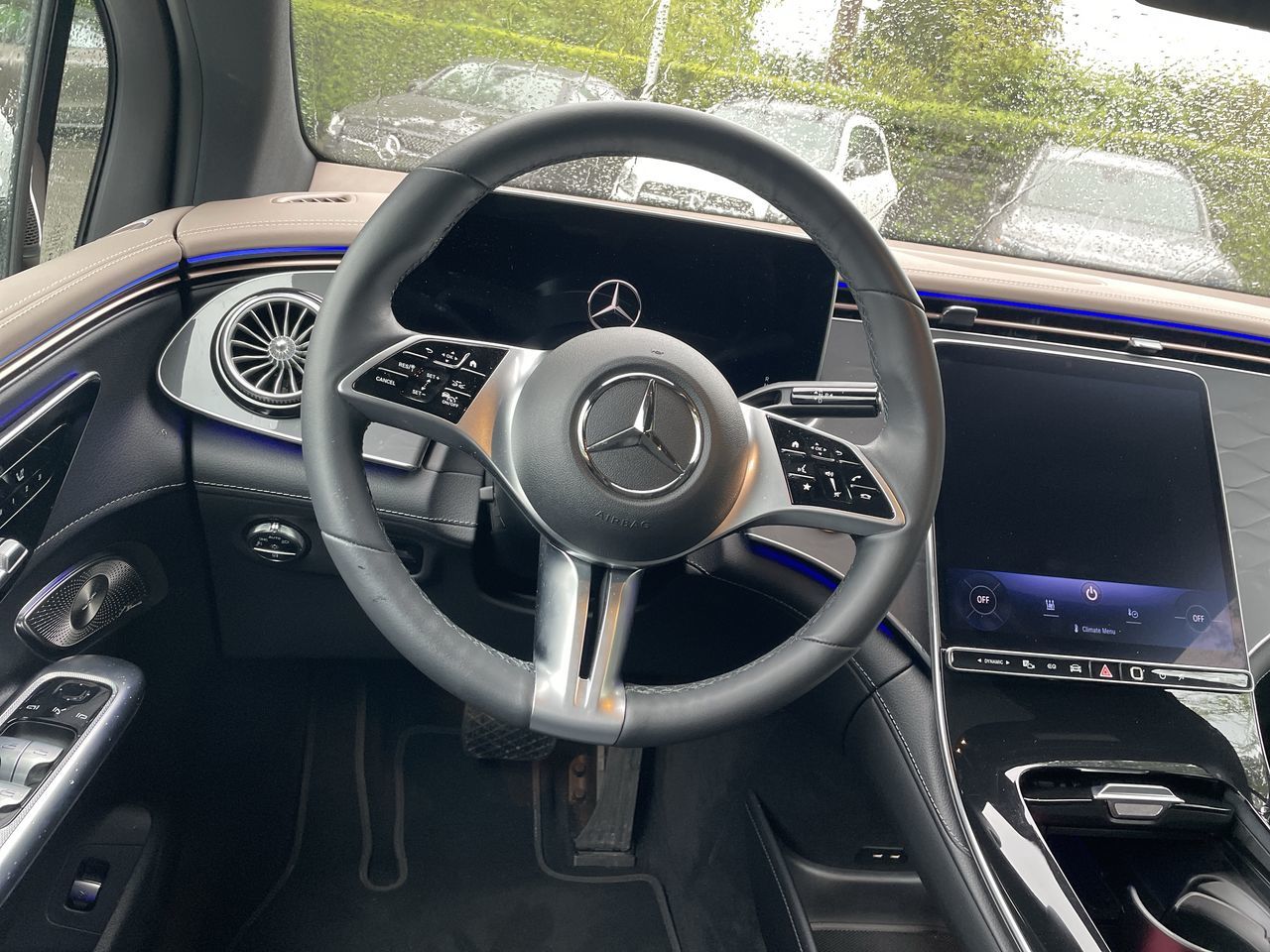 Mercedes-Benz EQE350  2024 à North Vancouver, Colombie-Britannique