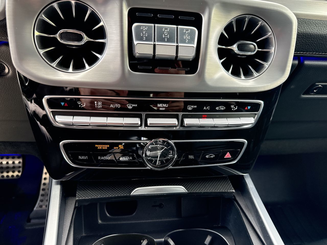 2022  G550