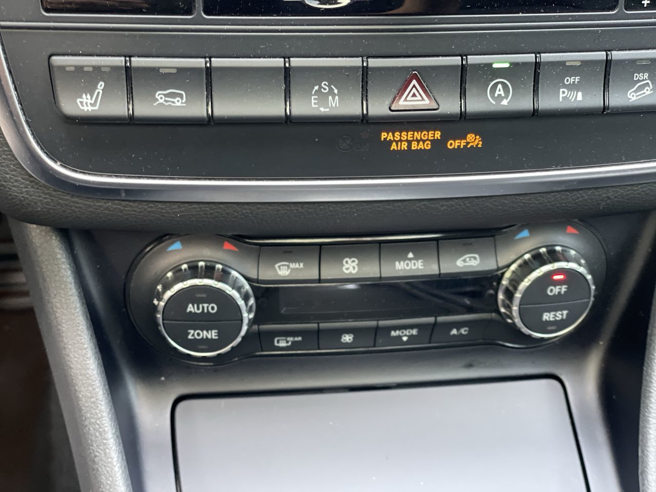 Mercedes-Benz GLA250  2015 à North Vancouver, Colombie-Britannique
