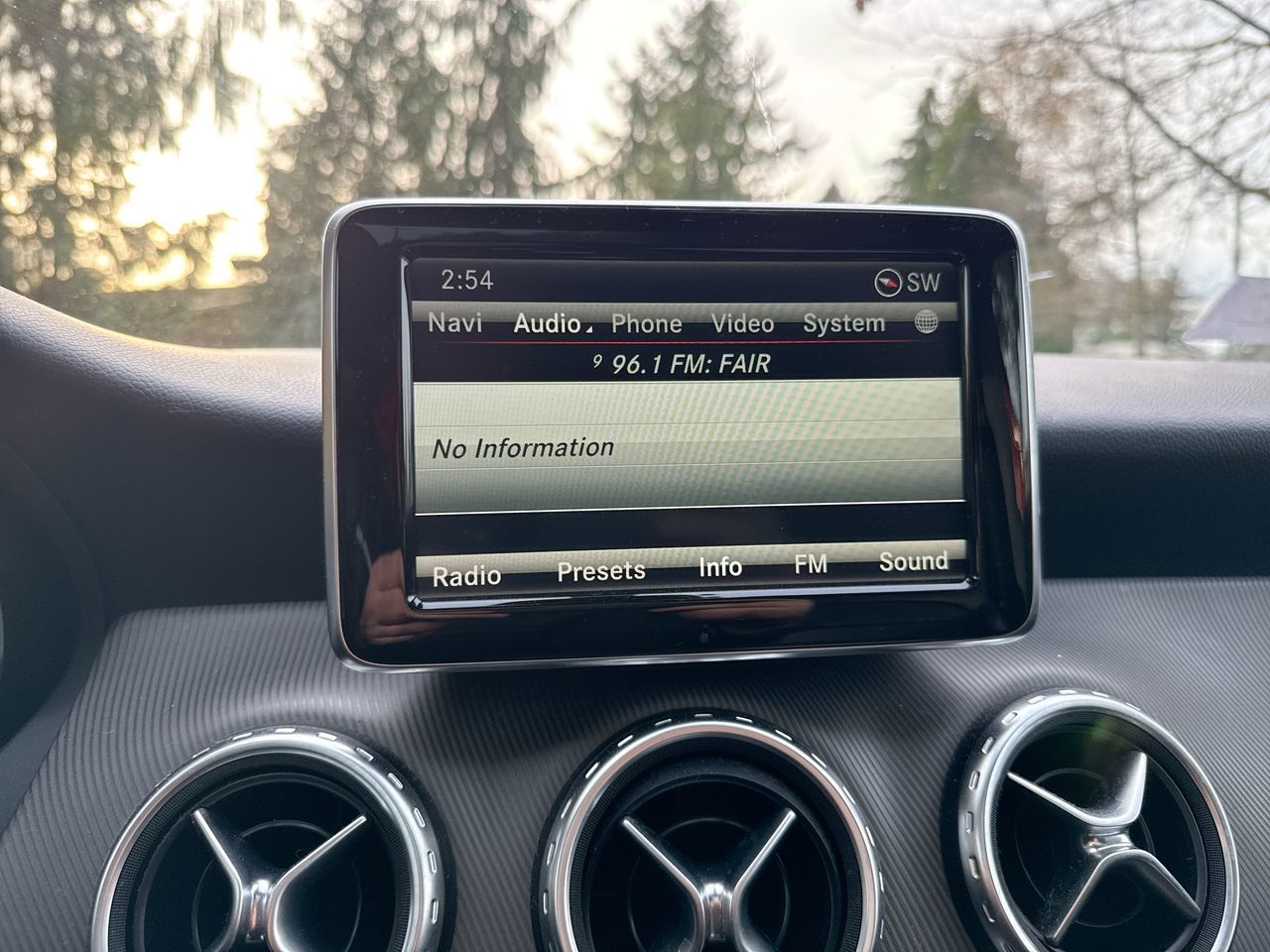 Mercedes-Benz GLA250  2015 à North Vancouver, Colombie-Britannique