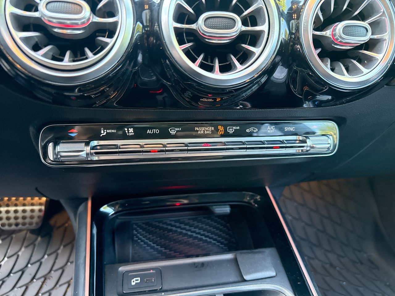 2021  GLA250