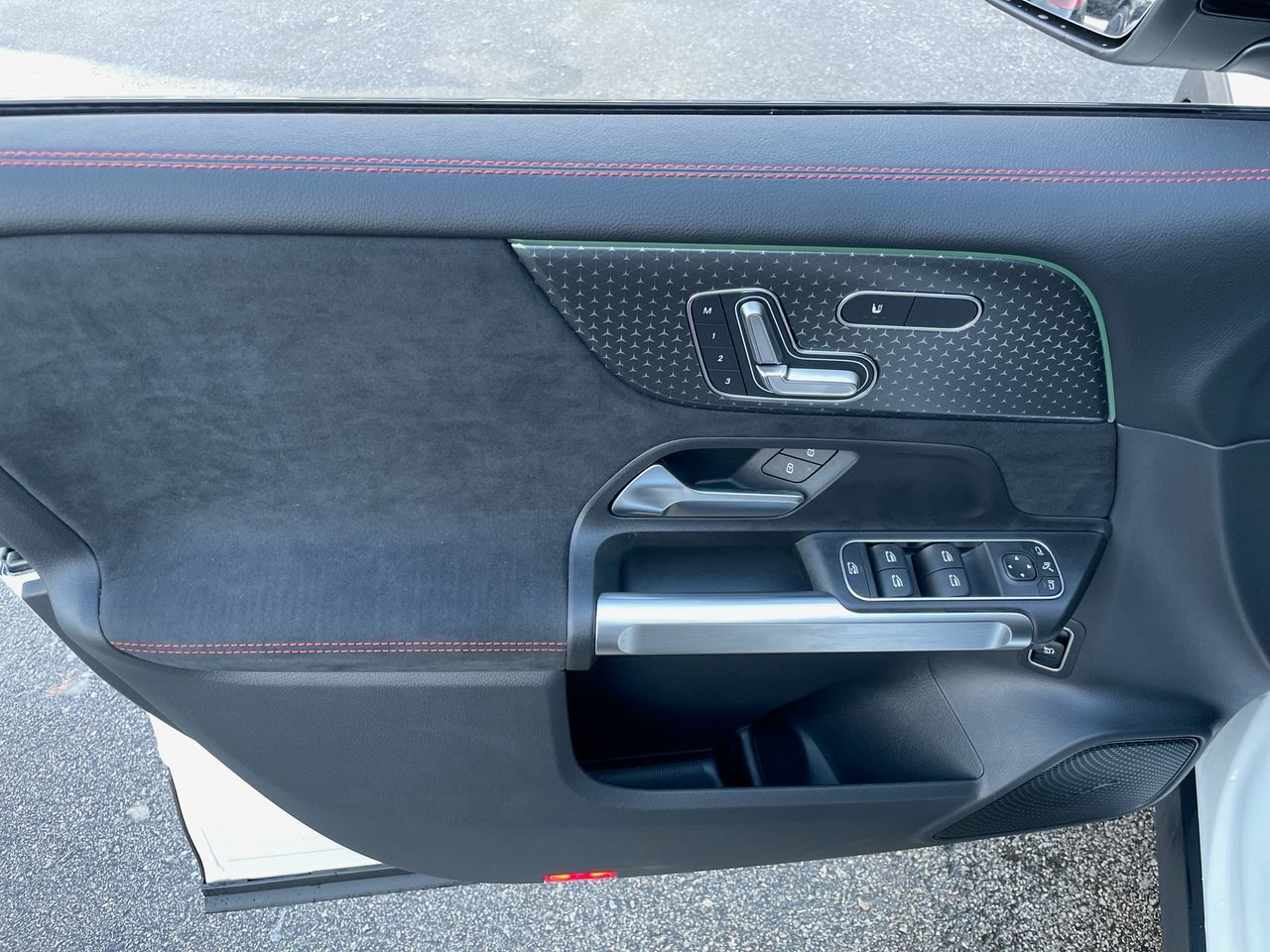 2025 Mercedes-Benz GLB