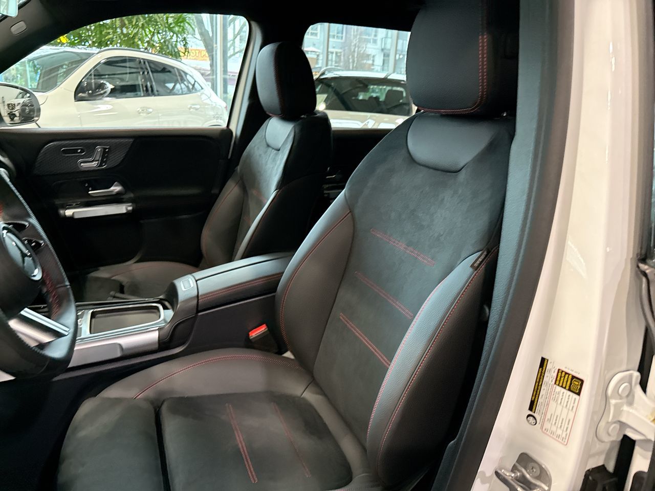 Mercedes-Benz GLB  2025 à North Vancouver, Colombie-Britannique