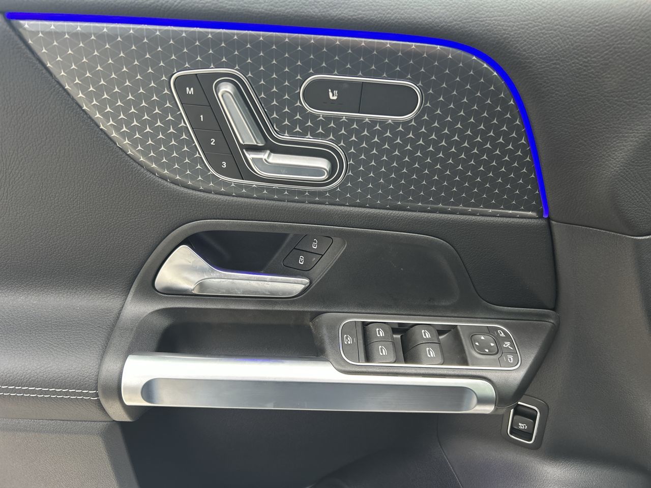 2025 Mercedes-Benz GLB in North Vancouver, British Columbia