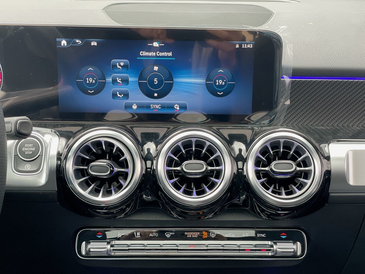 2025 Mercedes-Benz GLB in North Vancouver, British Columbia