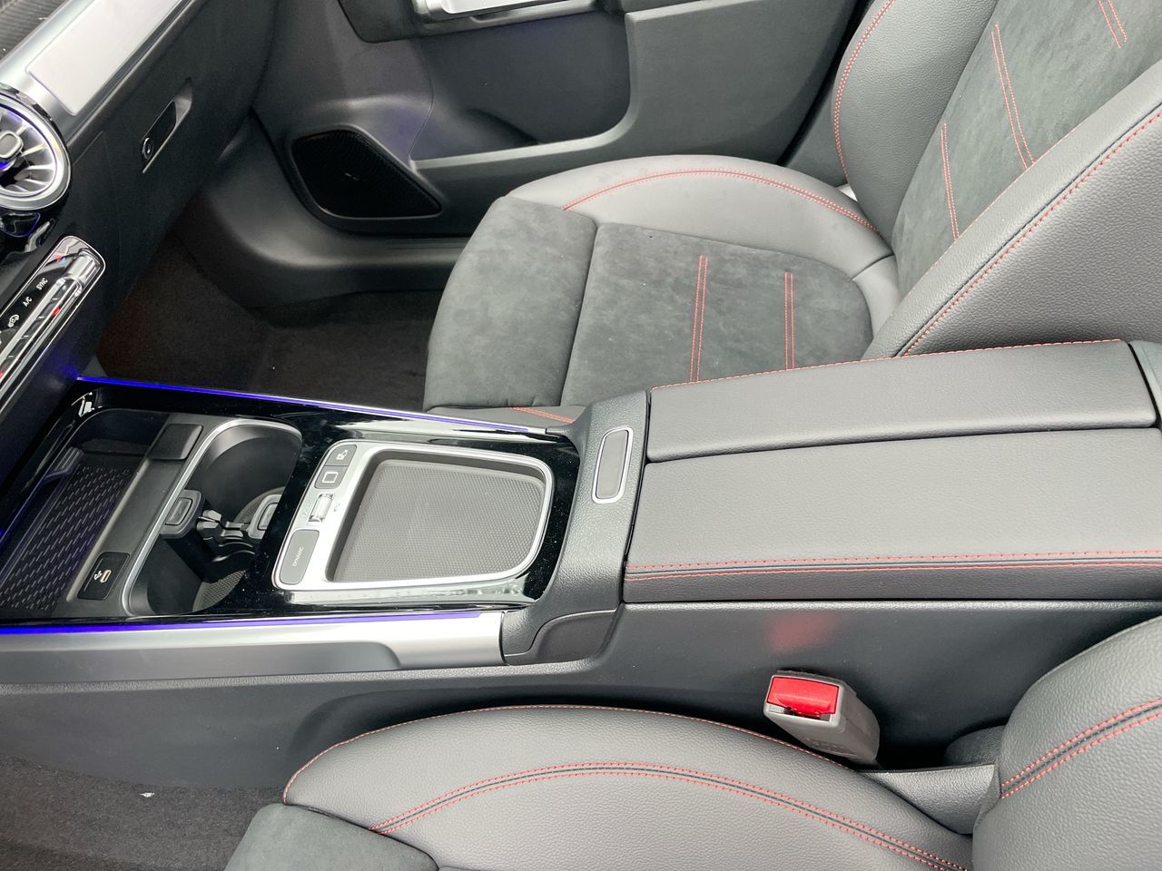 2025 Mercedes-Benz GLB in North Vancouver, British Columbia