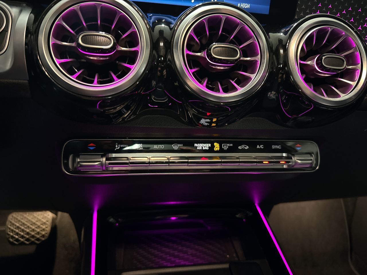 2025 Mercedes-Benz GLB in North Vancouver, British Columbia