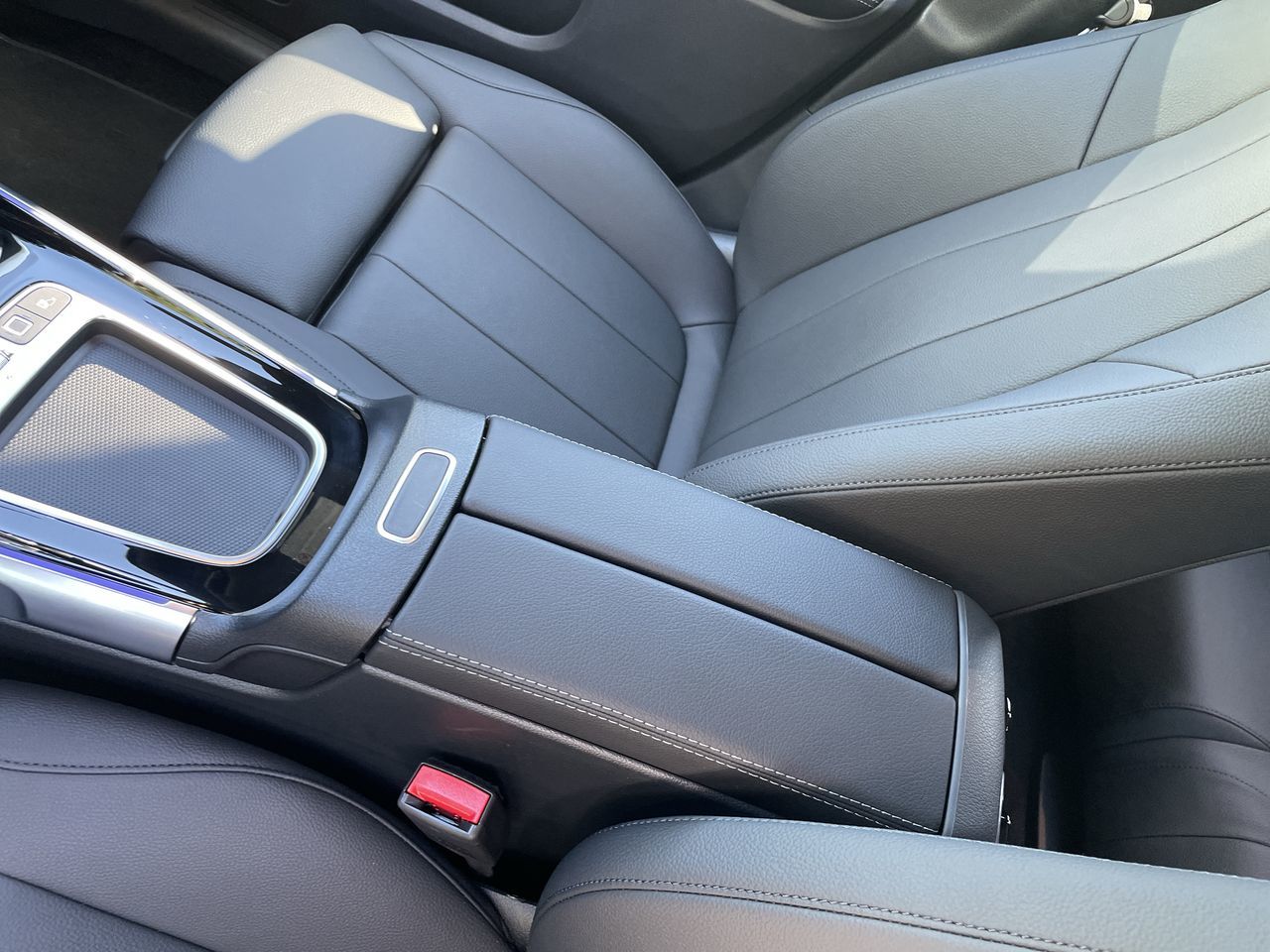 2025 Mercedes-Benz GLB in North Vancouver, British Columbia