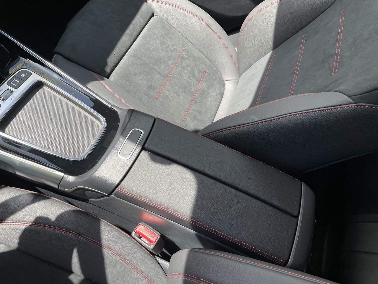 2025 Mercedes-Benz GLB in North Vancouver, British Columbia