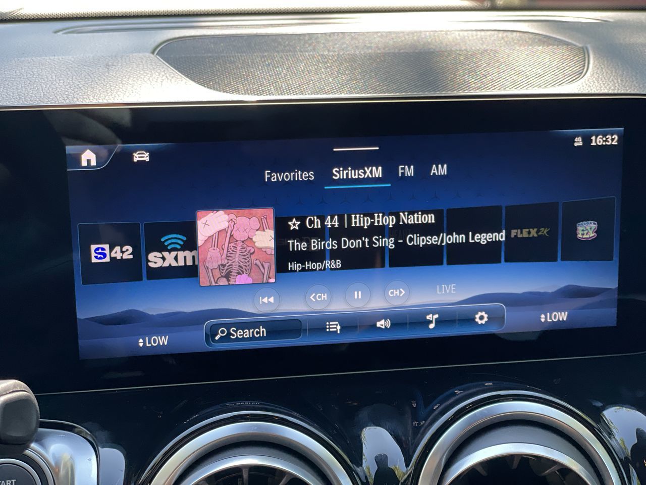 2025 Mercedes-Benz GLB in North Vancouver, British Columbia