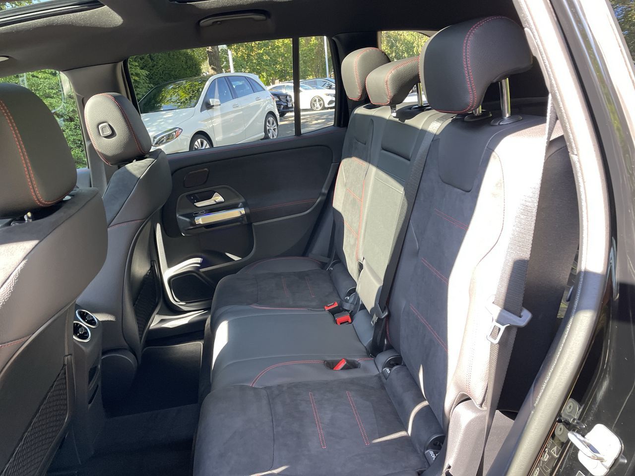 2025 Mercedes-Benz GLB