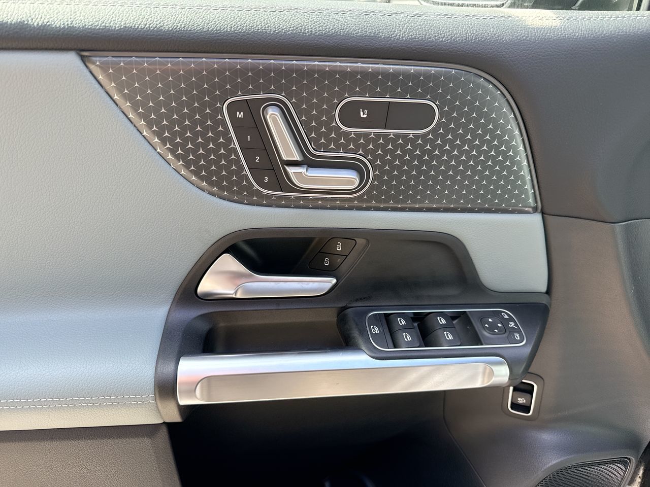 Mercedes-Benz GLB  2025 à North Vancouver, Colombie-Britannique