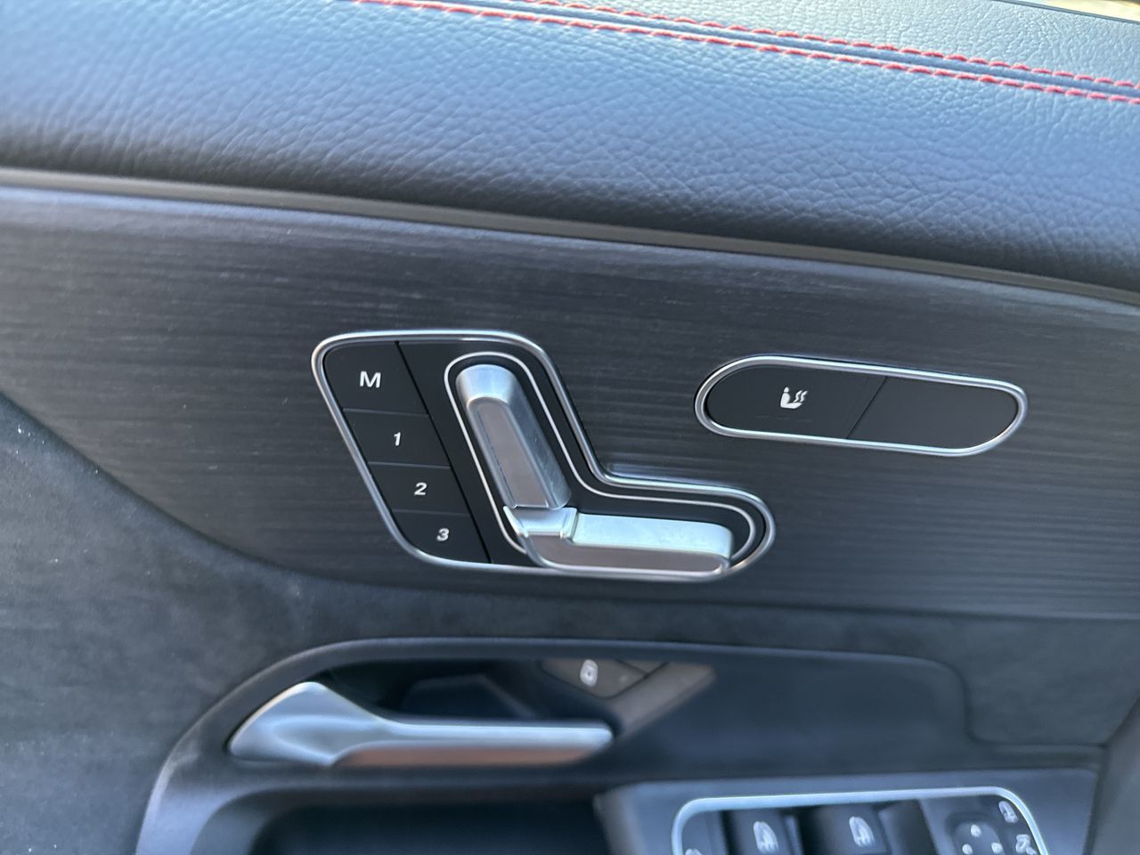 2025 Mercedes-Benz GLB in North Vancouver, British Columbia