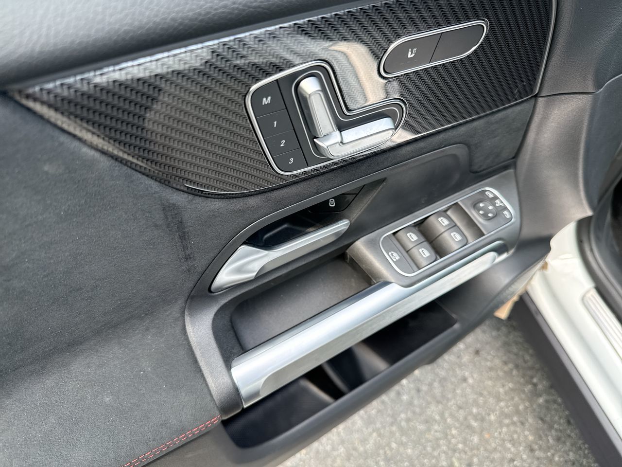 2025 Mercedes-Benz GLB in North Vancouver, British Columbia