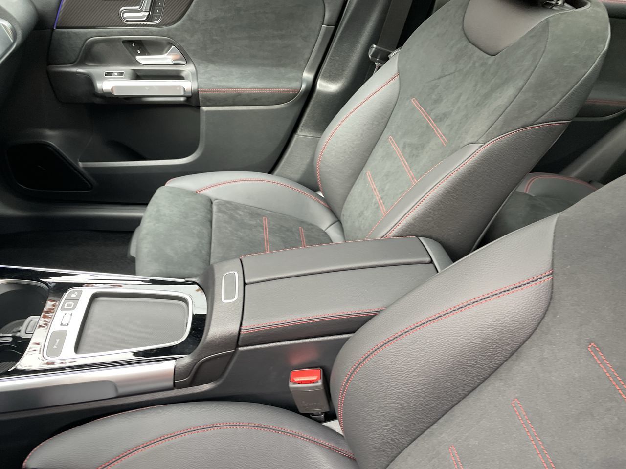 2026 Mercedes-Benz GLB