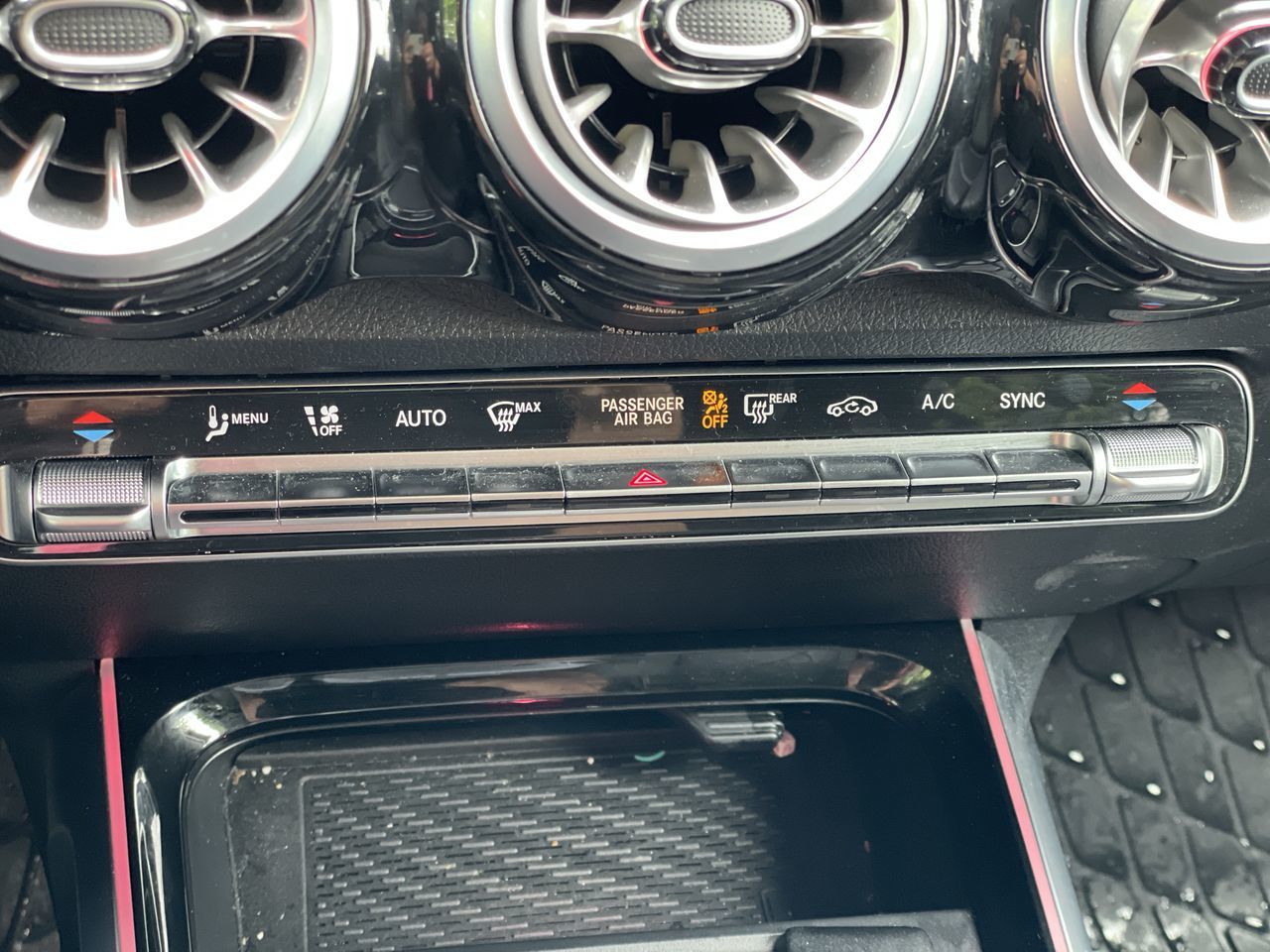 2025 Mercedes-Benz GLB250 in North Vancouver, British Columbia