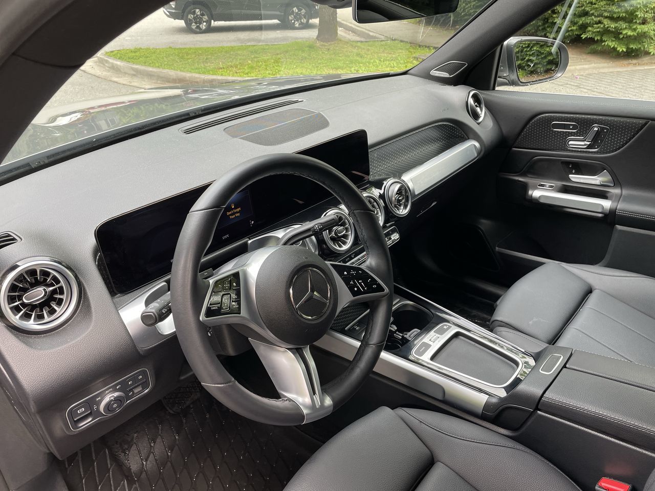 2025 Mercedes-Benz GLB250 in North Vancouver, British Columbia
