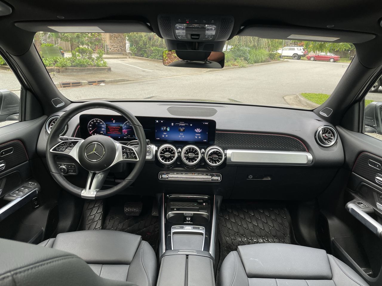 2025 Mercedes-Benz GLB250 in North Vancouver, British Columbia