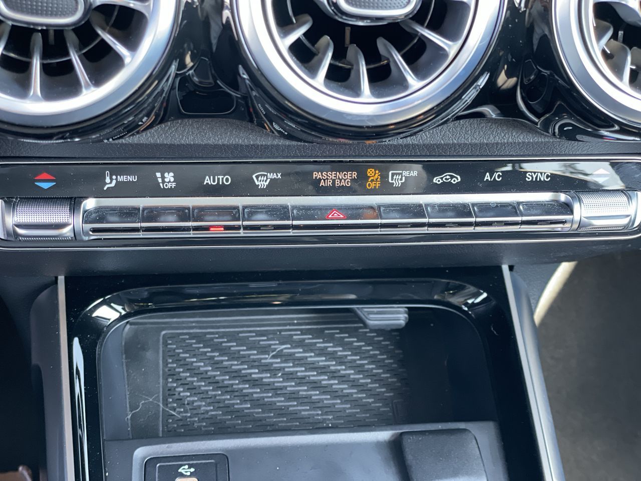 2025 Mercedes-Benz GLB250 in North Vancouver, British Columbia