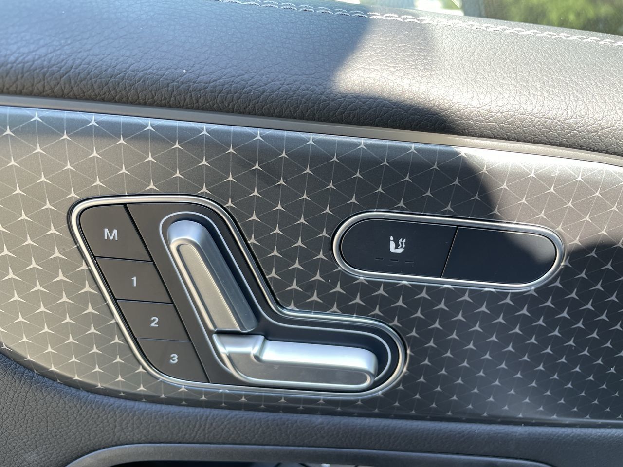 2025 Mercedes-Benz GLB250 in North Vancouver, British Columbia