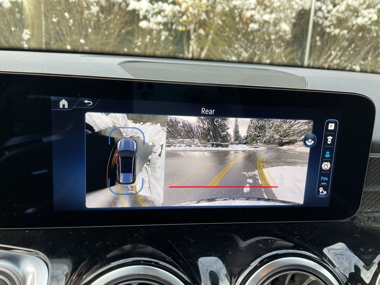 2025 Mercedes-Benz GLB250 in North Vancouver, British Columbia